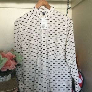Collared shirt with bow tie print from H&M